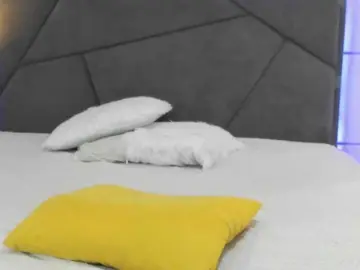 HollyTaillor  live sex cam