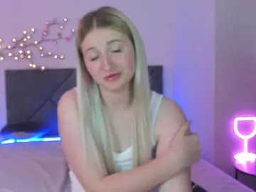 HollyTaillor  live sex cam