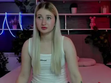 HollyTaillor  live sex cam