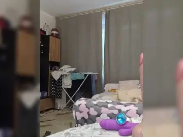 IRUSIK11  live sex cam
