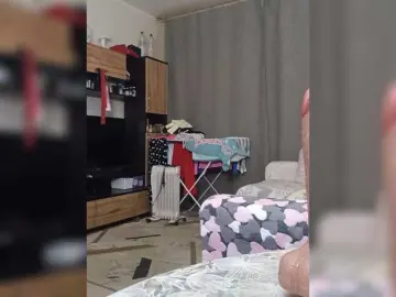 IRUSIK11  live sex cam