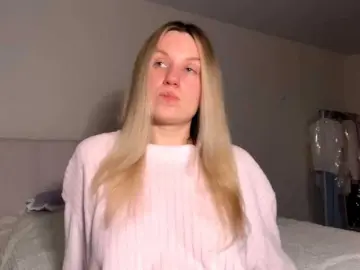 LinnEskeets  live sex cam