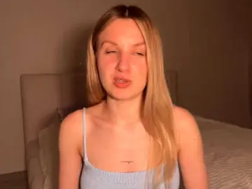LinnEskeets  live sex cam