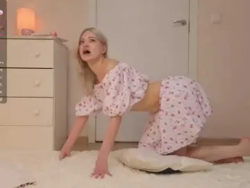 Lunarr-kitten  live sex cam