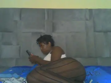 Sexydolly2  live sex cam