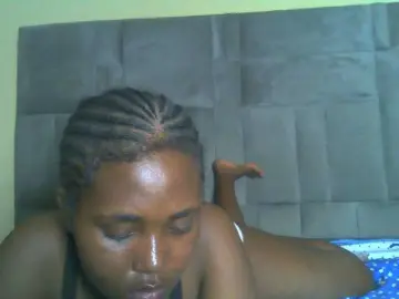 Sexydolly2  live sex cam