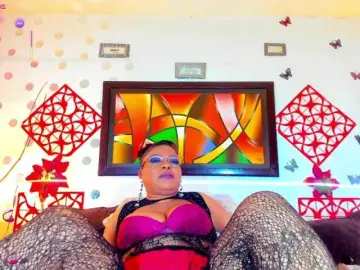XxXbrunettesquirtxXx  live sex cam