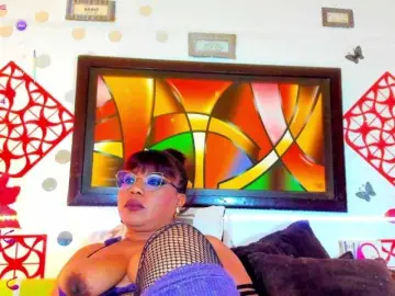 XxXbrunettesquirtxXx  live sex cam