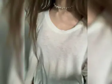 Amelia575-1  live sex cam