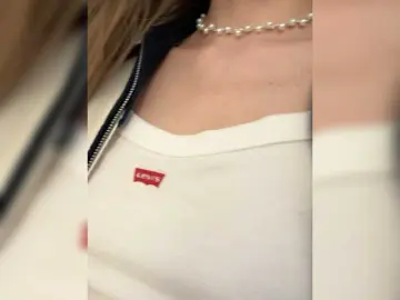 Amelia575-1  live sex cam