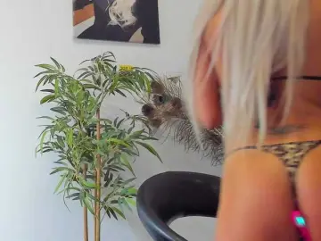 BlueEyesDesire  live sex cam