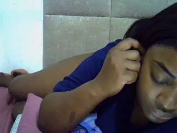 Collegebjxx21  live sex cam