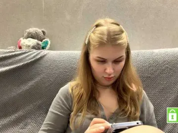 FeechkaKiss  live sex cam