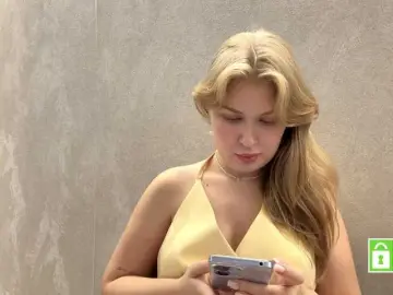 FeechkaKiss  live sex cam