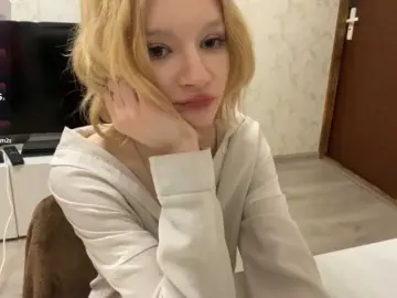 JorniChou  live sex cam