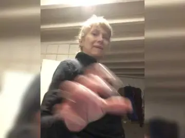 LadyJess  live sex cam