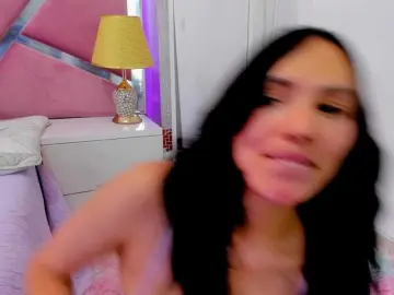 NinnaVous  live sex cam