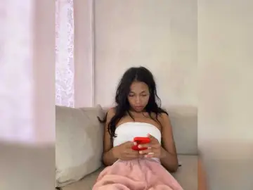 Peachies  live sex cam