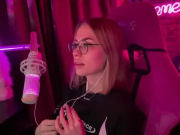 Sosalo4kaaa  live sex cam