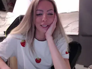 Blondalina  live sex cam