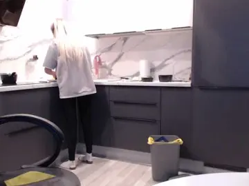 Blondalina  live sex cam