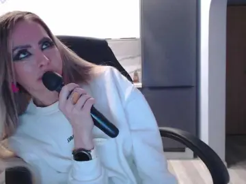 Blondalina  live sex cam