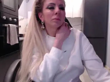 Blondalina  live sex cam