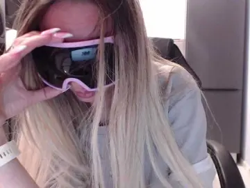 Blondalina  live sex cam