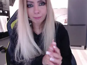 Blondalina  live sex cam