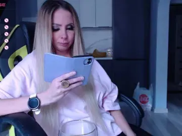 Blondalina  live sex cam