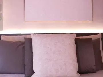 IvyEllis  live sex cam