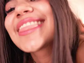IvyEllis  live sex cam