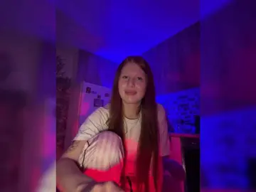 Julia-Fox  live sex cam