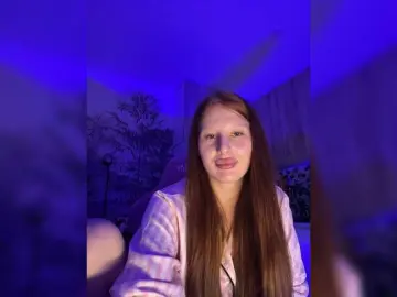 Julia-Fox  live sex cam