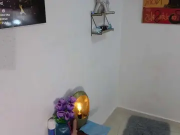 Alix-kitty  live sex cam