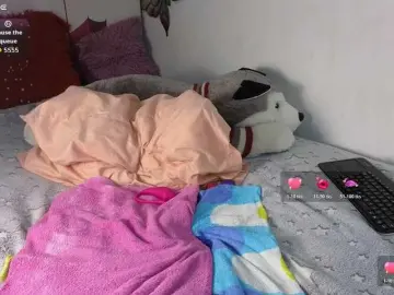 Alix-kitty  live sex cam