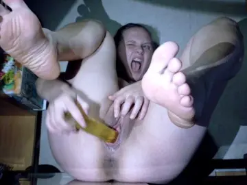 Esterjohns  live sex cam