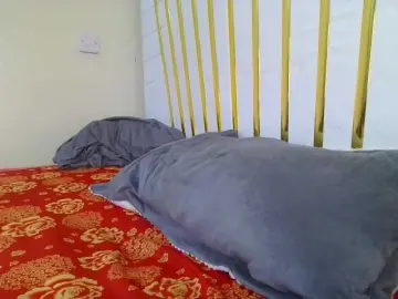 Brownchickebony  live sex cam