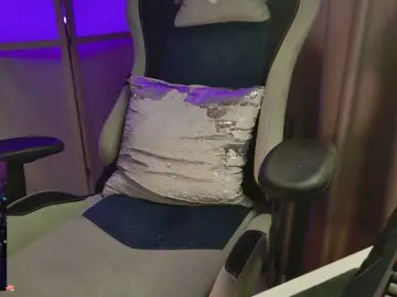 Pink-Donut  live sex cam