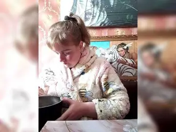 PolyarnayaYagoda82  live sex cam