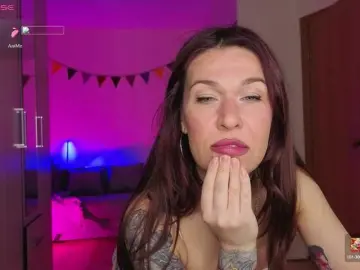 ReginaHawkinss  live sex cam