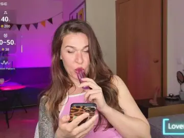 ReginaHawkinss  live sex cam