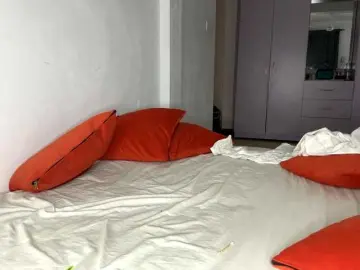 Cravemeslowly255  live sex cam