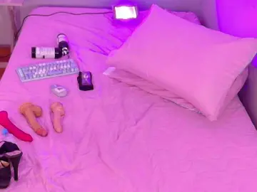 Cutepetitee  live sex cam