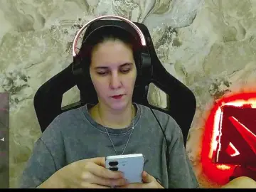 IrwiTomboy  live sex cam