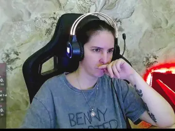 IrwiTomboy  live sex cam