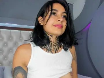 NicolleSweett04  live sex cam