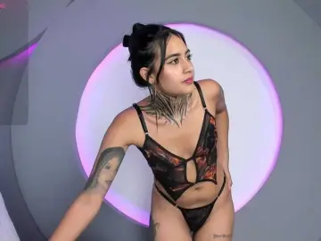 NicolleSweett04  live sex cam