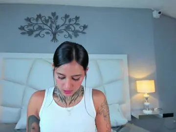 NicolleSweett04  live sex cam