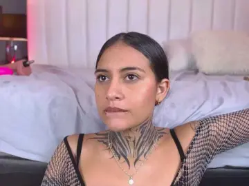 NicolleSweett04  live sex cam